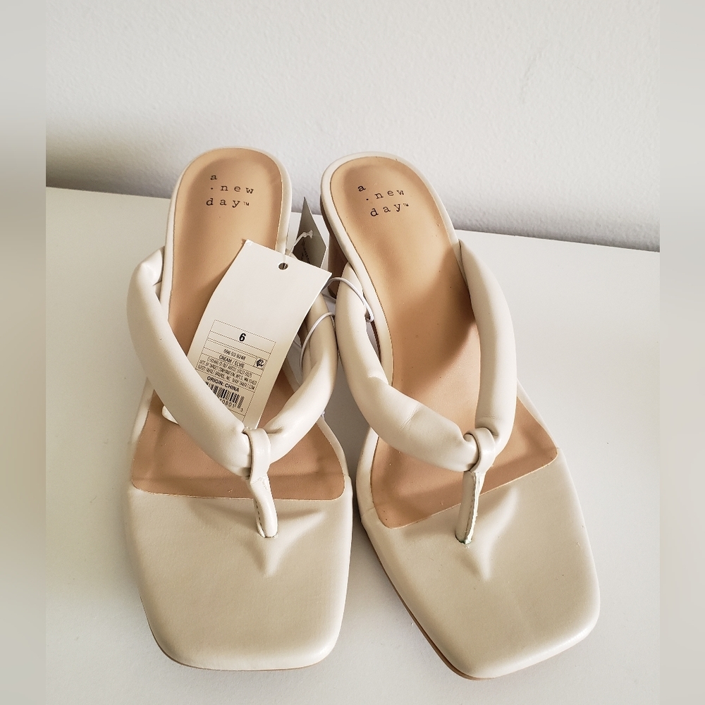 Women's Cream Elvie Size 6